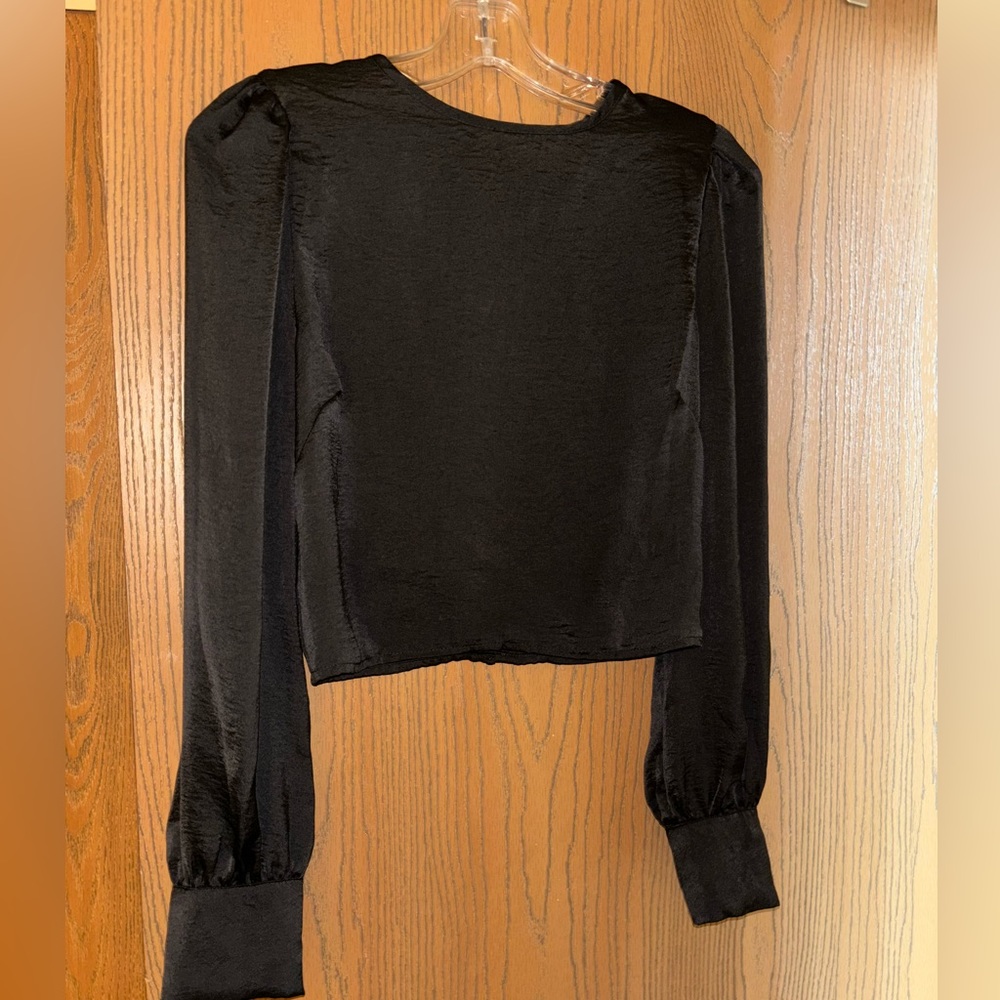 Black Silky Gianni Bini Crop Size M NWOT
